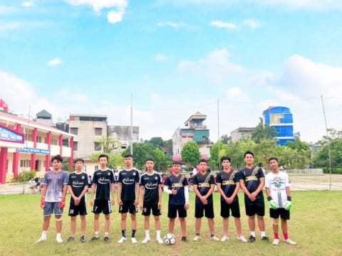 KHAI MẠC GIẢI BÓNG ĐÁ TRƯỜNG PT NGUYỄN TRỰC
