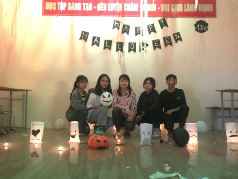 Lễ hội hóa trang Halooween cùng các em tại Trường PT Nguyễn Trực
